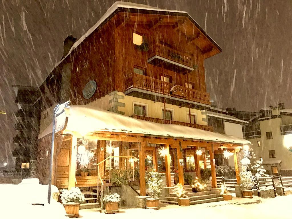 Hotel Mignon Breuil-Cervinia Εξωτερικό φωτογραφία
